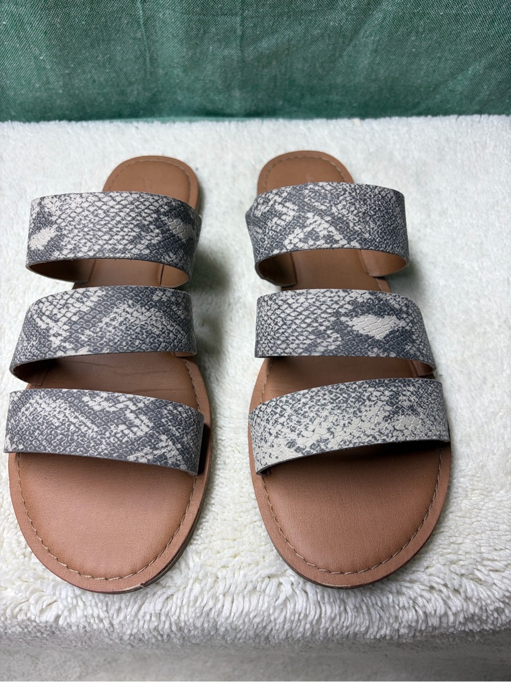 Women’s Sandal - Universal Threaf
